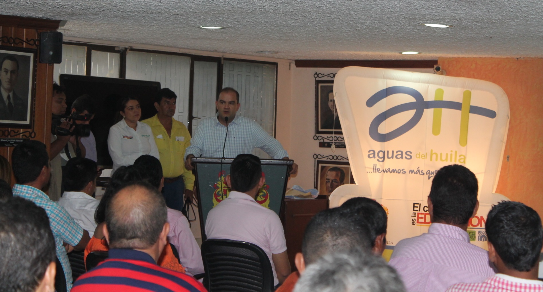 Aguas del Huila entrego certificados en competencias laborales a operadores de plantas de tratamiento del departamento