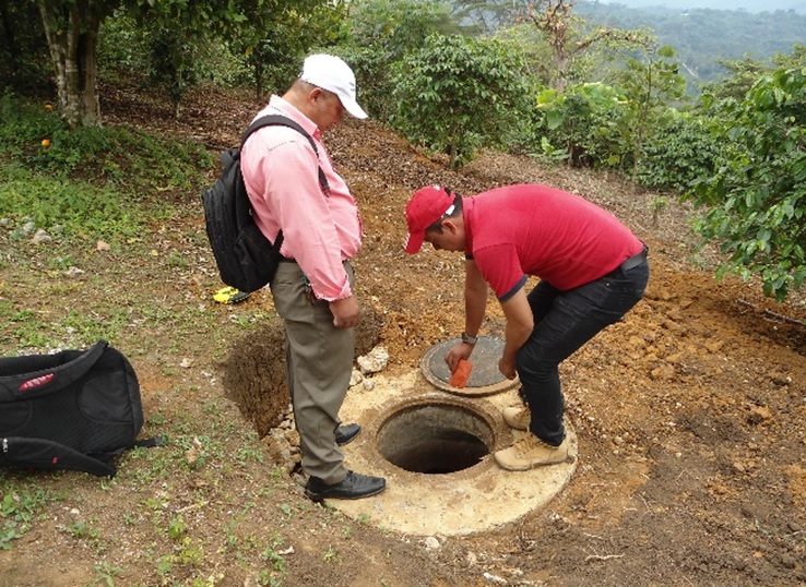 Vereda Santa Barbara en Palestina estrena alcantarillado